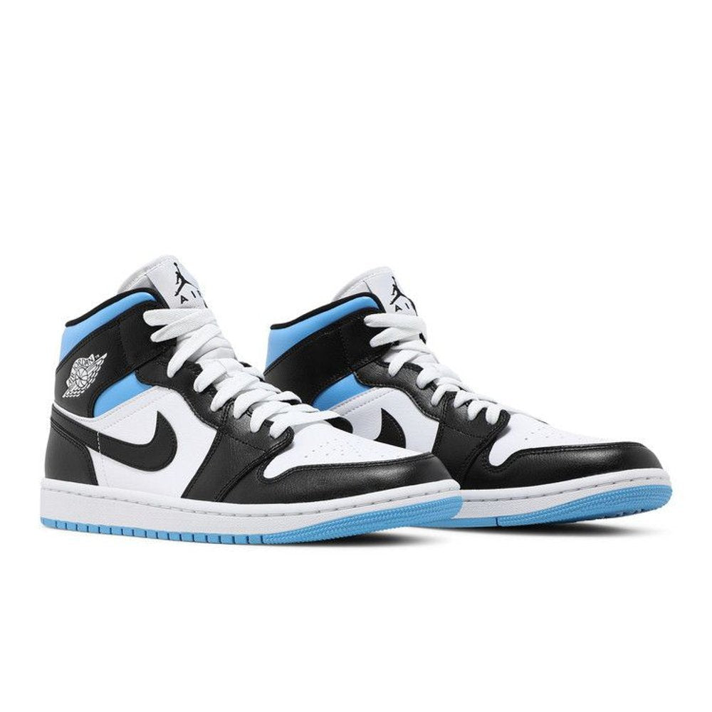 Air Jordan 1 Mid University Blue – lifestyle foto | Purekickz