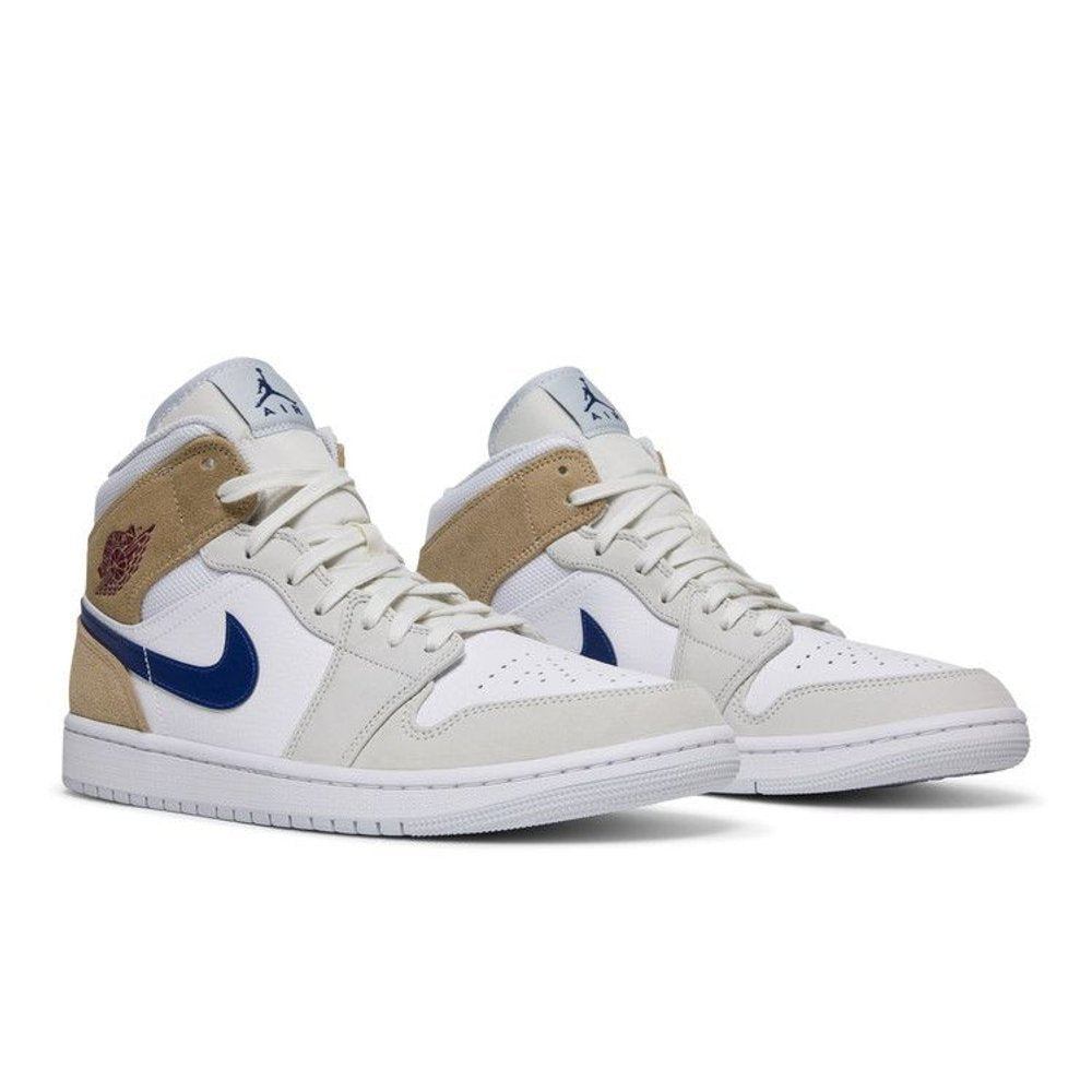 Air Jordan 1 Mid White Khaki Blue Void – lifestyle foto | Purekickz