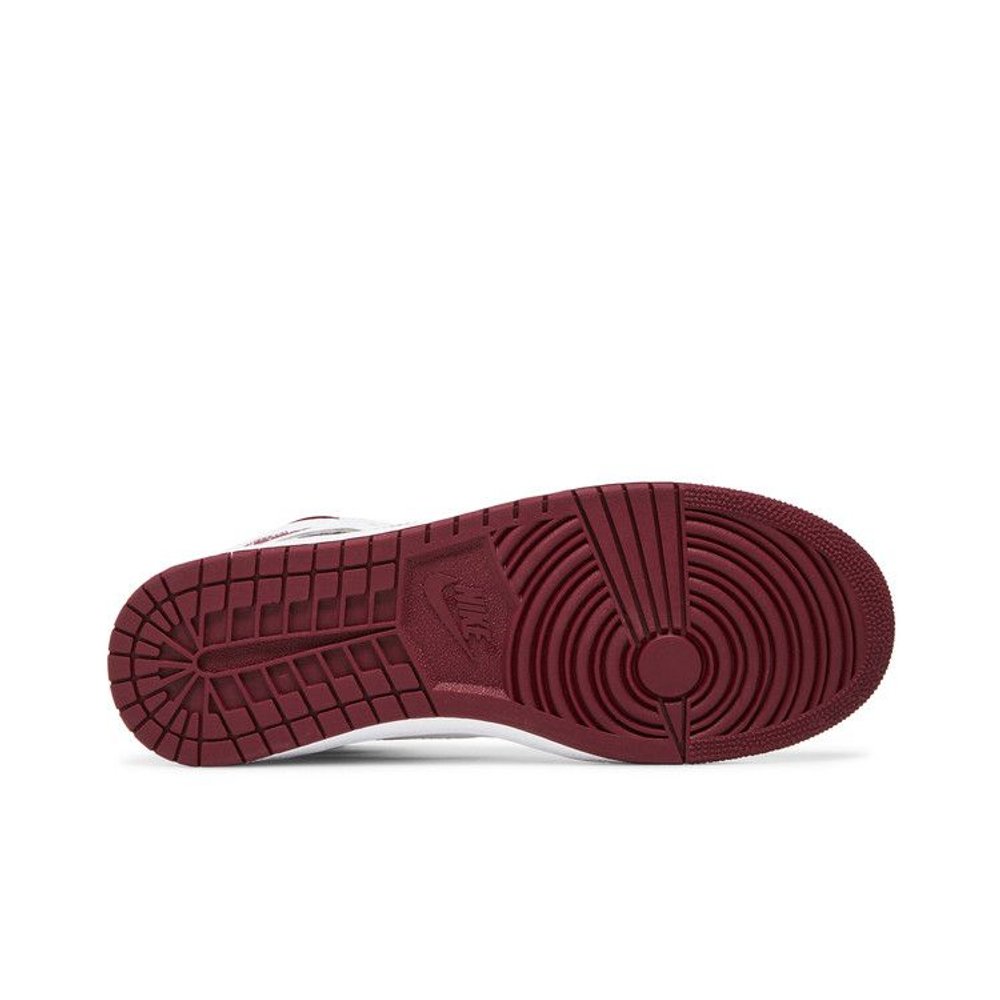 Air Jordan 1 Retro High '85 OG Metallic Burgundy – zadní pohled | Purekickz