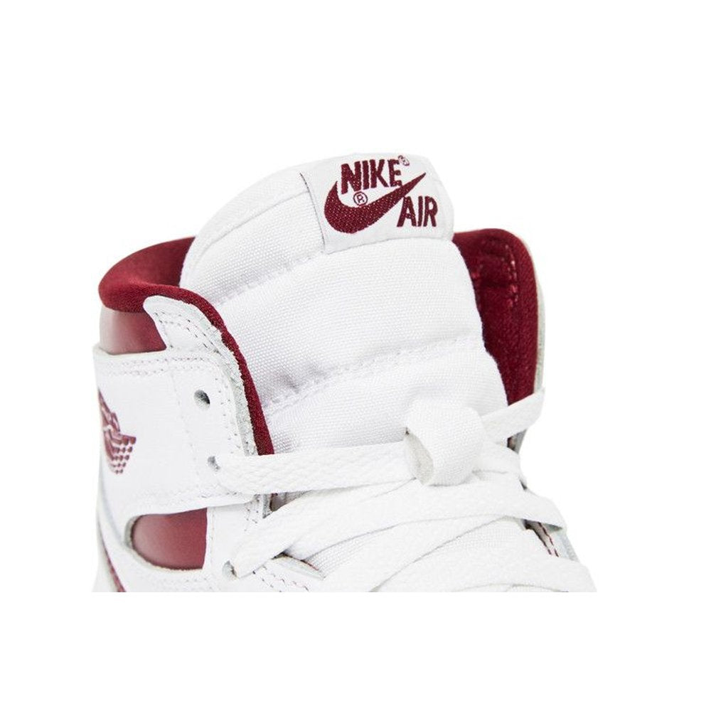 Air Jordan 1 Retro High '85 OG Metallic Burgundy – pohled 9 | Purekickz