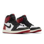 Air Jordan 1 Retro High OG 'Black Toe Reimagined' – lifestyle foto | Purekickz