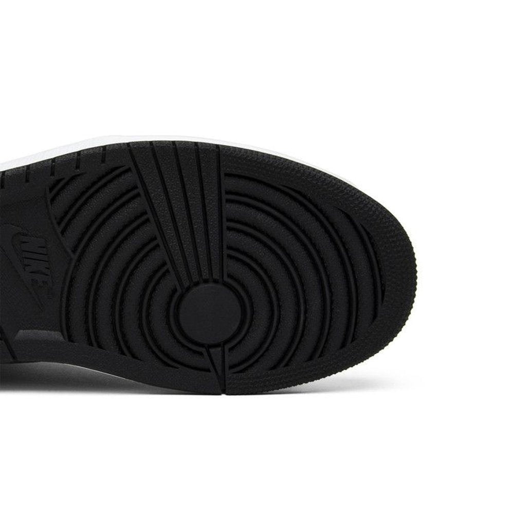 Air Jordan 1 Shadow 2018 – pohled shora | Purekickz
