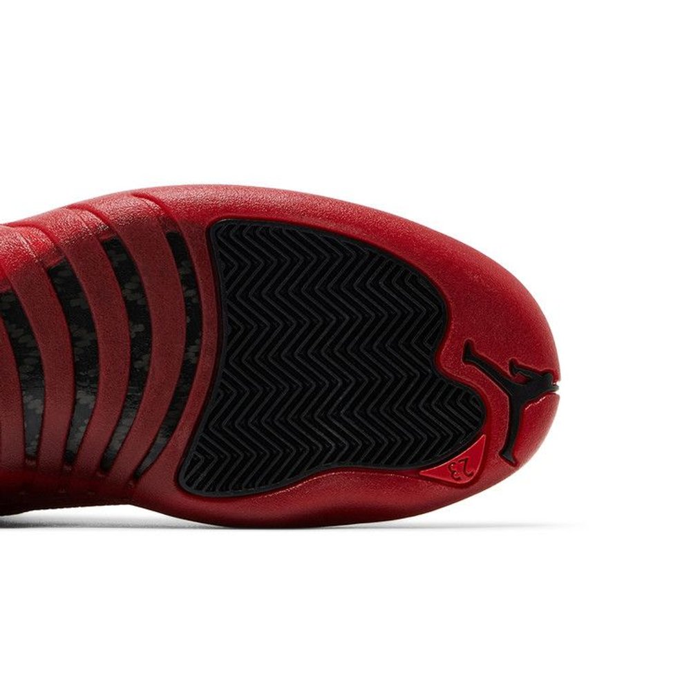 Air Jordan 12 Retro 'Flu Game' 2025 – pohled shora | Purekickz