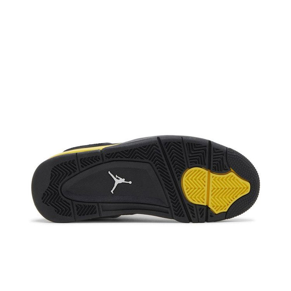 Air Jordan 4 Retro Thunder – zadní pohled | Purekickz