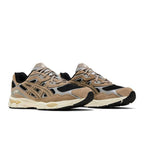 ASICS Gel-NYC Black Greige – lifestyle foto | Purekickz