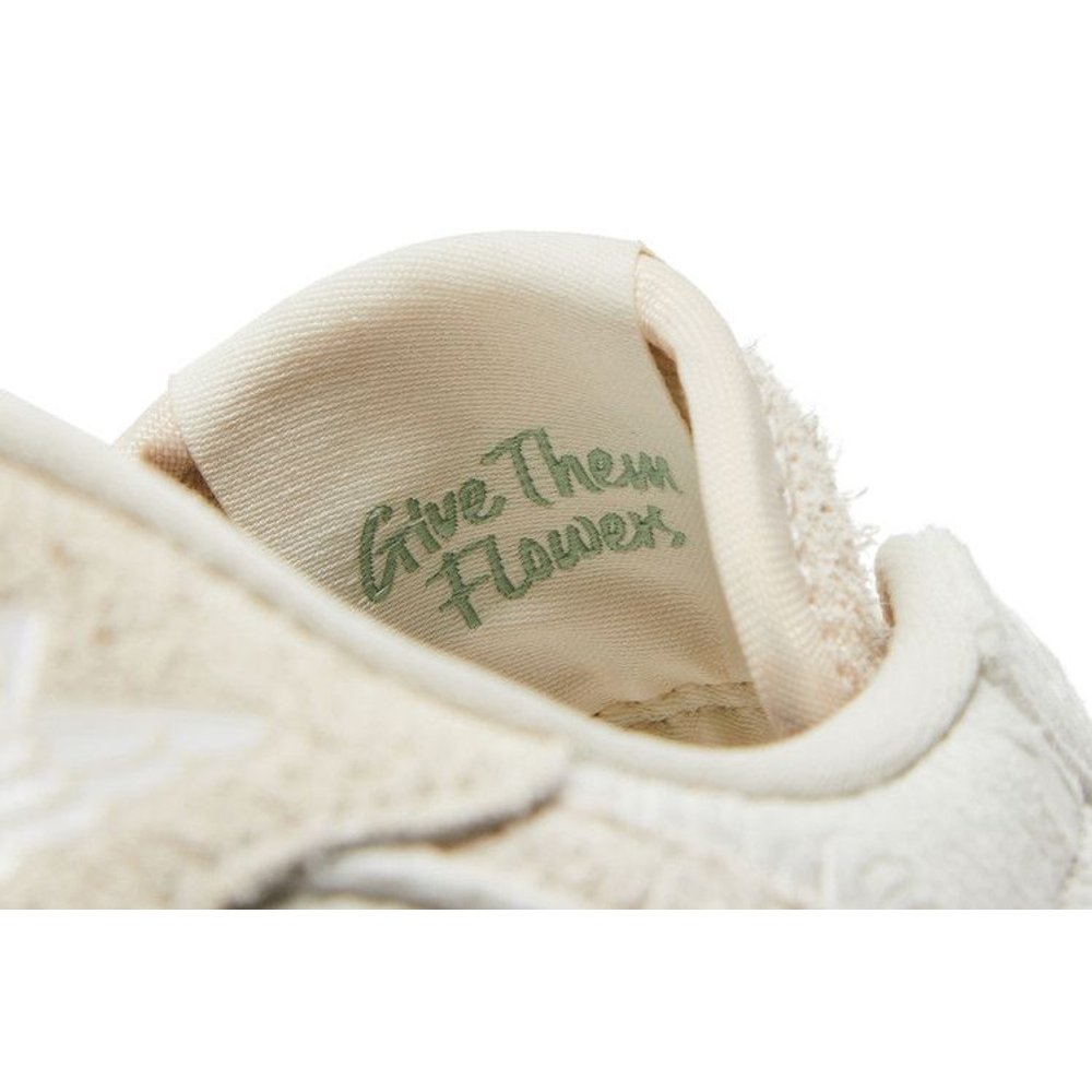 Chris Paul x Air Jordan 1 Retro Low OG Give Them Flowers – pohled 10 | Purekickz