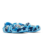Crocs Classic Clog A Bathing Ape ABC Camo Blue – lifestyle foto | Purekickz