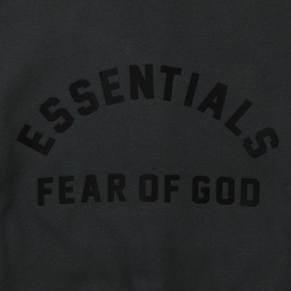 Fear of God Essentials Arch Logo Hoodie Jet Black – detail | Purekickz