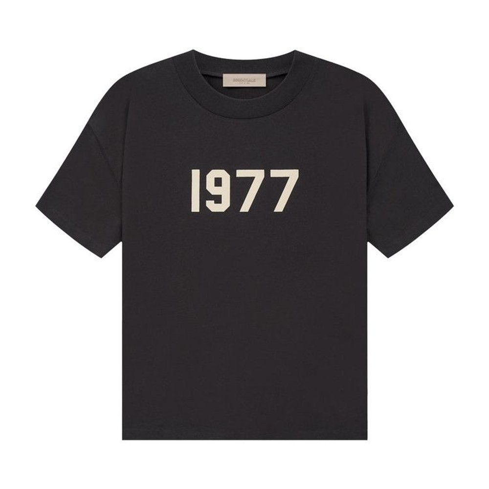 Fear of God Essentials S22 1977 Tee Iron – hlavní pohled | Purekickz