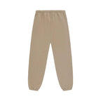 Fear of God Essentials Fleece Sweatpant 'Desert Sand' – boční pohled | Purekickz