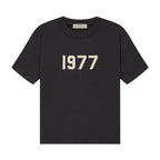 Fear of God Essentials S22 1977 Tee Iron – hlavní pohled | Purekickz