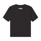 Fear of God Essentials S22 1977 Tee Iron – boční pohled | Purekickz