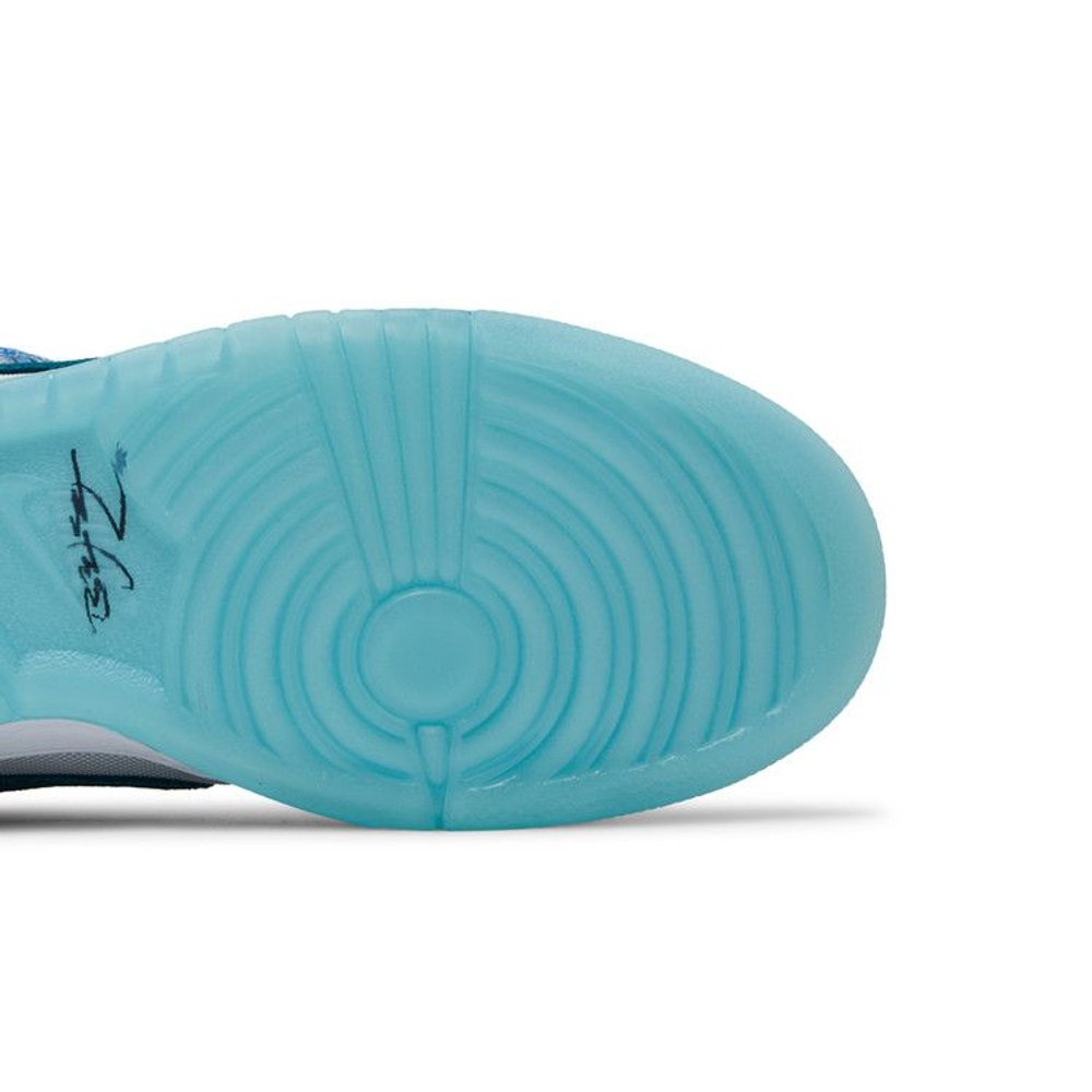 Futura Laboratories x Nike Dunk Low SB 'Bleached Aqua' – pohled shora | Purekickz