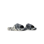 adidas Adilette 22 Slides Carbon Aluminum – lifestyle foto | Purekickz