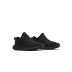 adidas Yeezy Boost 350 Pirate Black (2023) – lifestyle foto | Purekickz