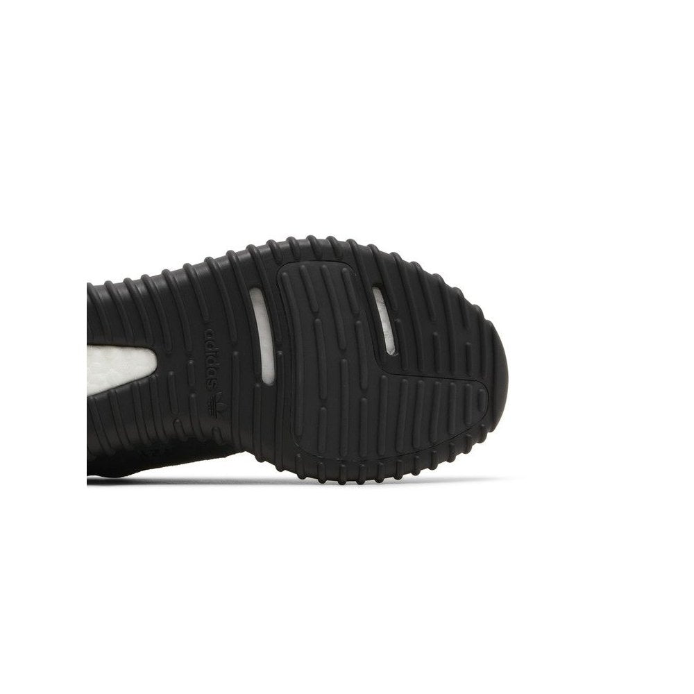 adidas Yeezy Boost 350 Pirate Black (2023) – pohled shora | Purekickz