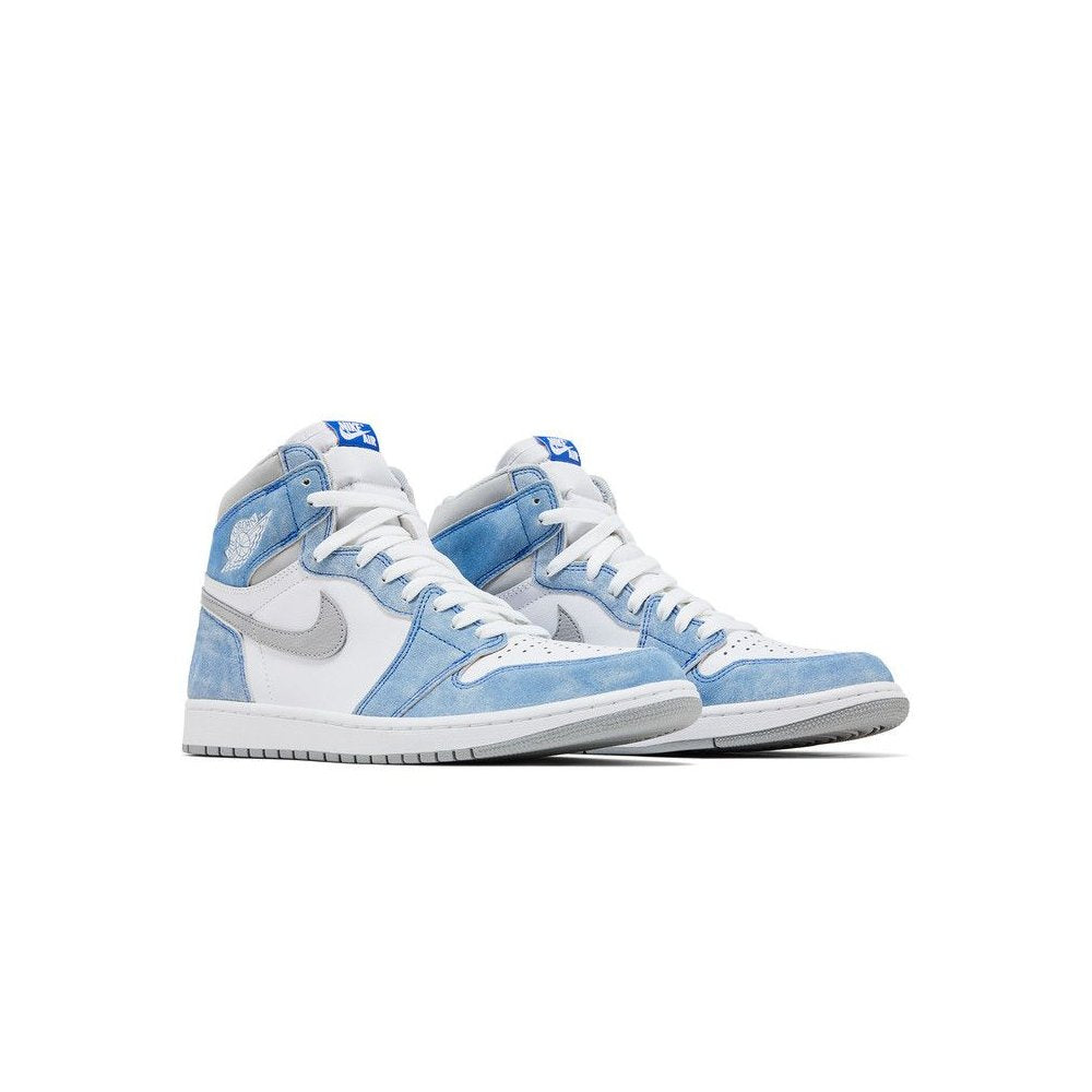 Jordan 1 Retro High Hyper Royal Smoke Grey – lifestyle foto | Purekickz