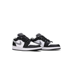 Jordan 1 Low Black White Grey (GS) – lifestyle foto | Purekickz