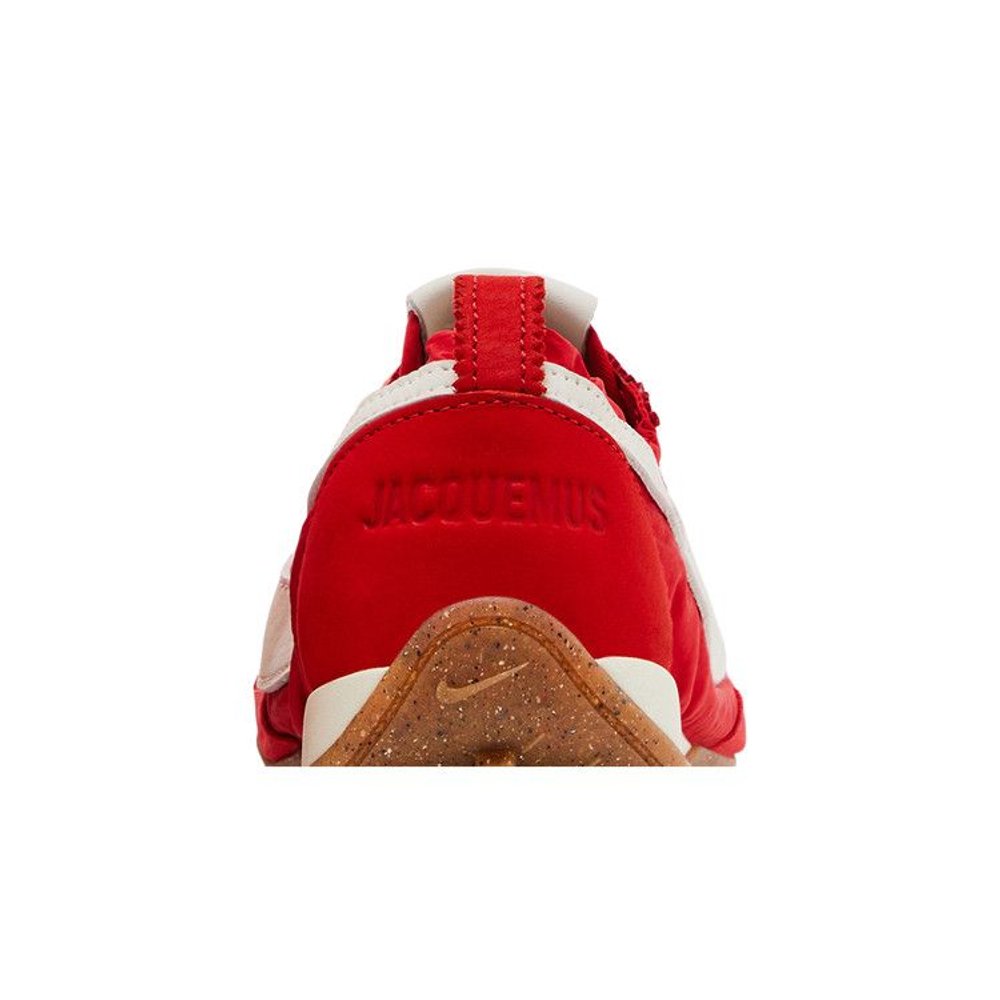 Jacquemus x Nike Wmns Moon Shoe SP 'University Red' – detail materiálu | Purekickz