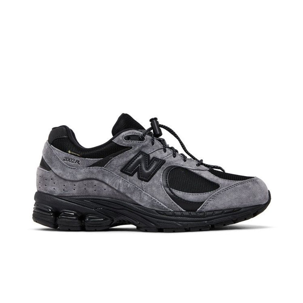 JJJJound x New Balance 2002R GORE-TEX 'Charcoal' – boční pohled | Purekickz
