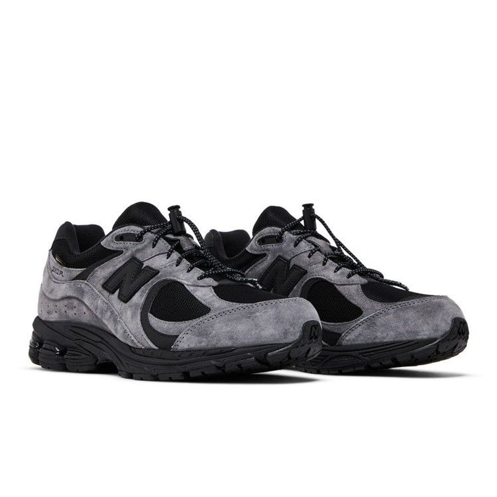 JJJJound x New Balance 2002R GORE-TEX 'Charcoal' – lifestyle foto | Purekickz