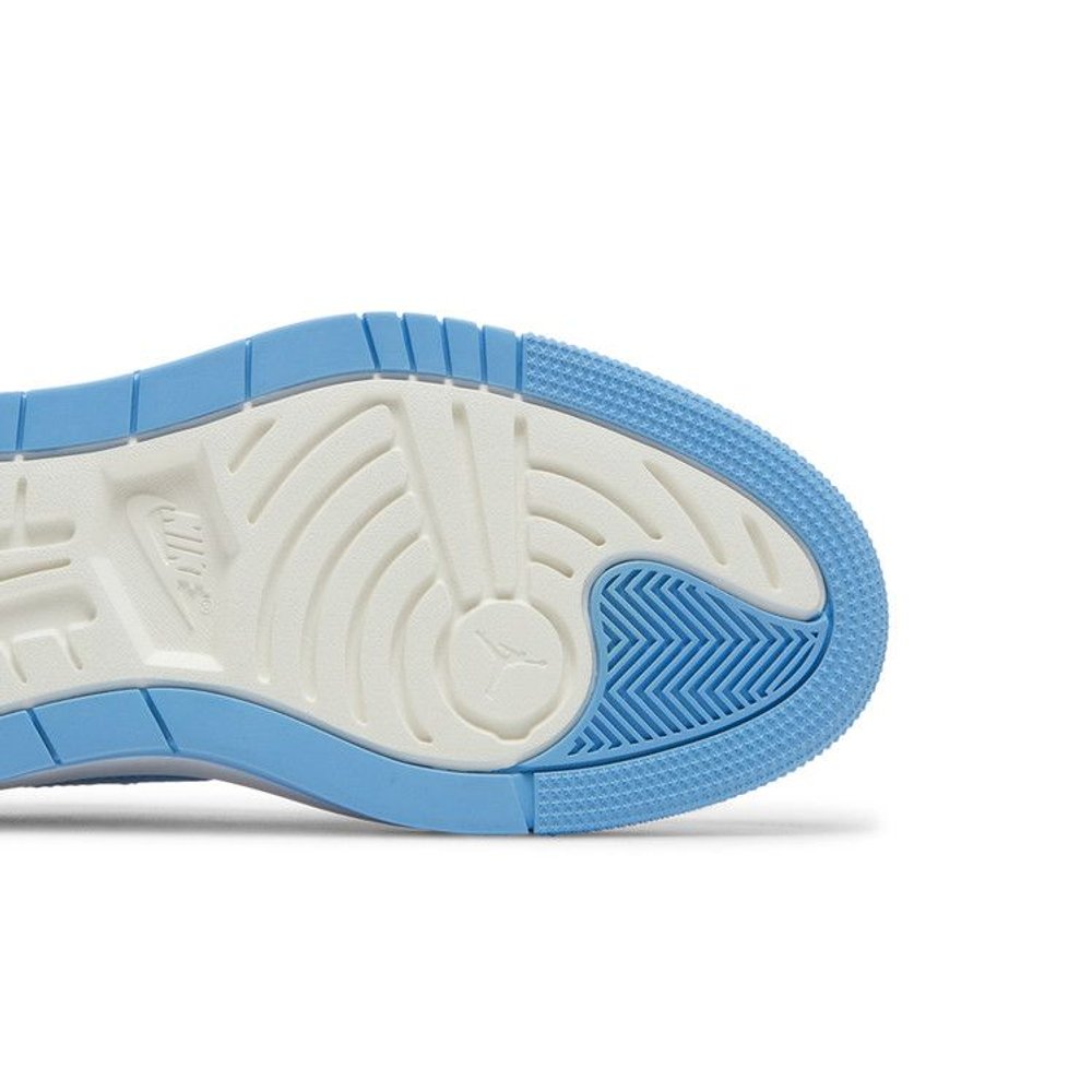 Jordan 1 Elevate Low SE University Blue (W) – pohled shora | Purekickz