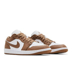 Jordan 1 Low Archaeo Brown White (W) – lifestyle foto | Purekickz