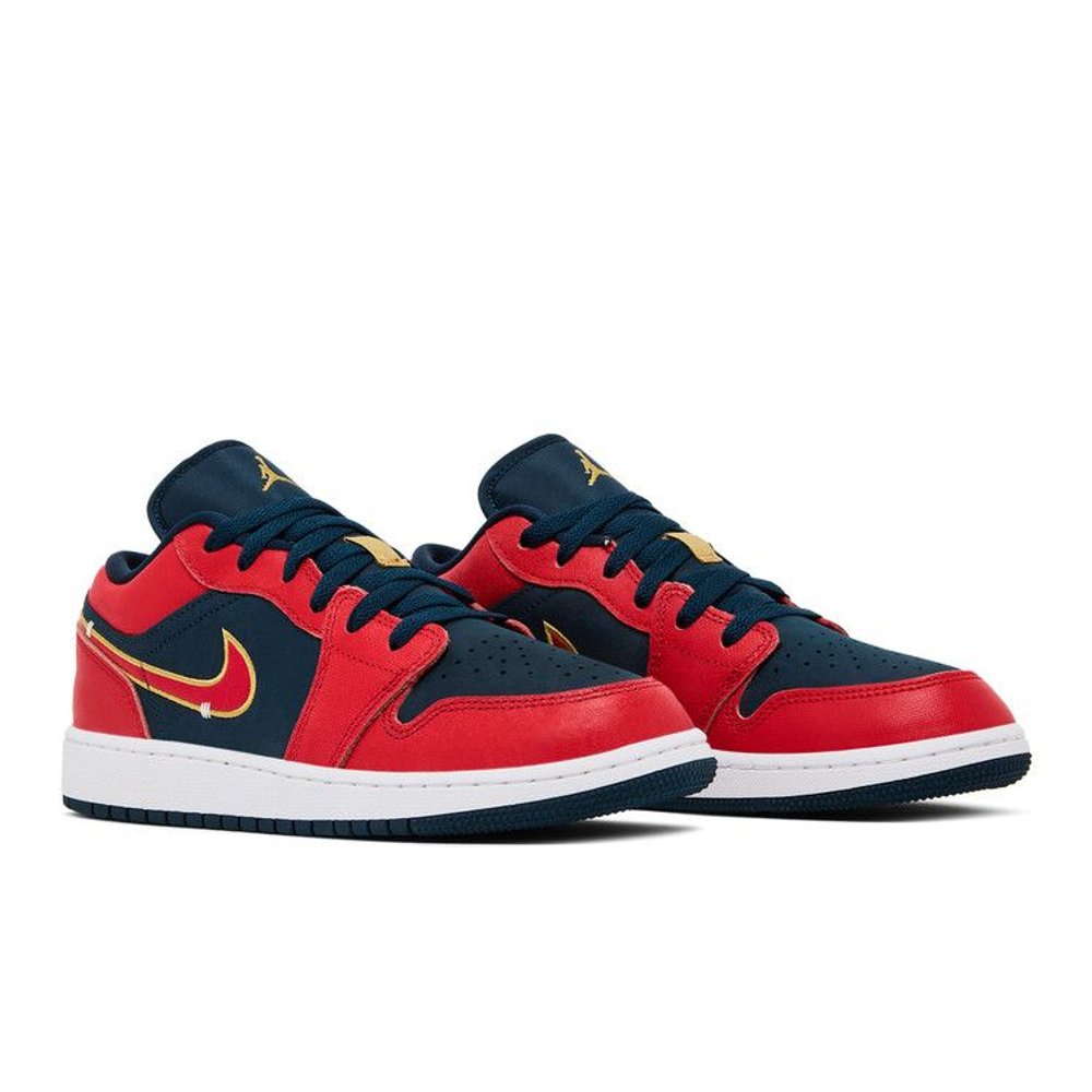 Jordan 1 Low Armory Navy Sport Red (GS) – lifestyle foto | Purekickz