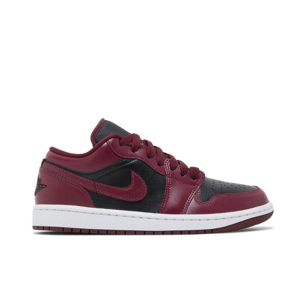 Jordan 1 Low Black Dark Beetroot (W) – boční pohled | Purekickz