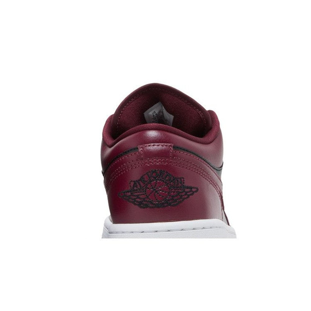 Jordan 1 Low Black Dark Beetroot (W) – detail materiálu | Purekickz