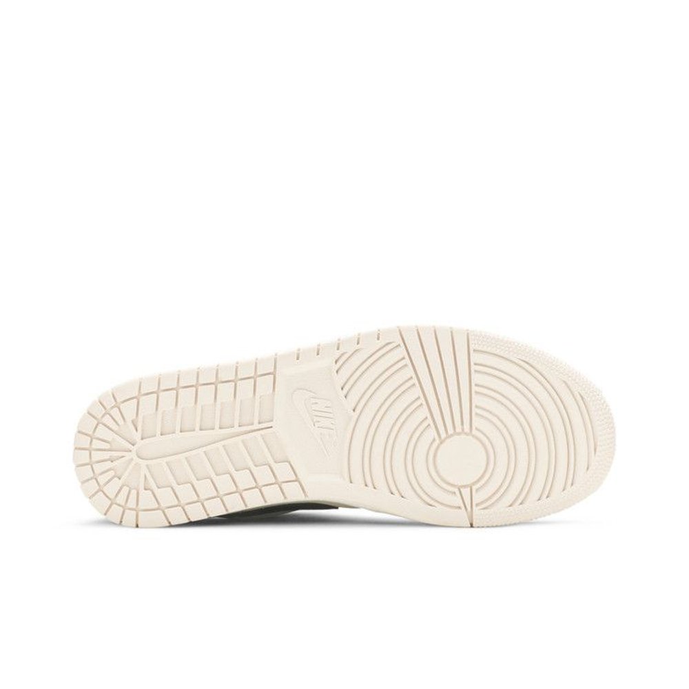 Jordan 1 Low Black Guava Ice – zadní pohled | Purekickz
