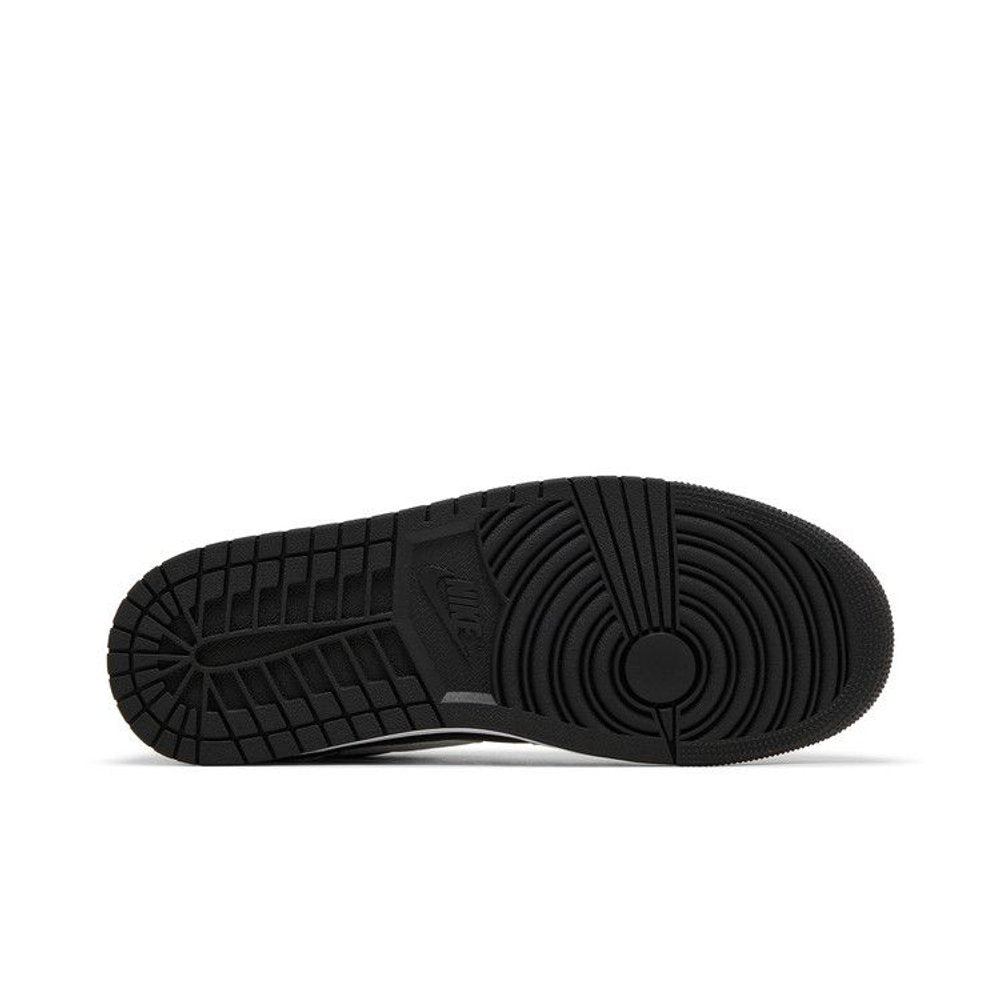 Jordan 1 Low Black Royal Toe – zadní pohled | Purekickz