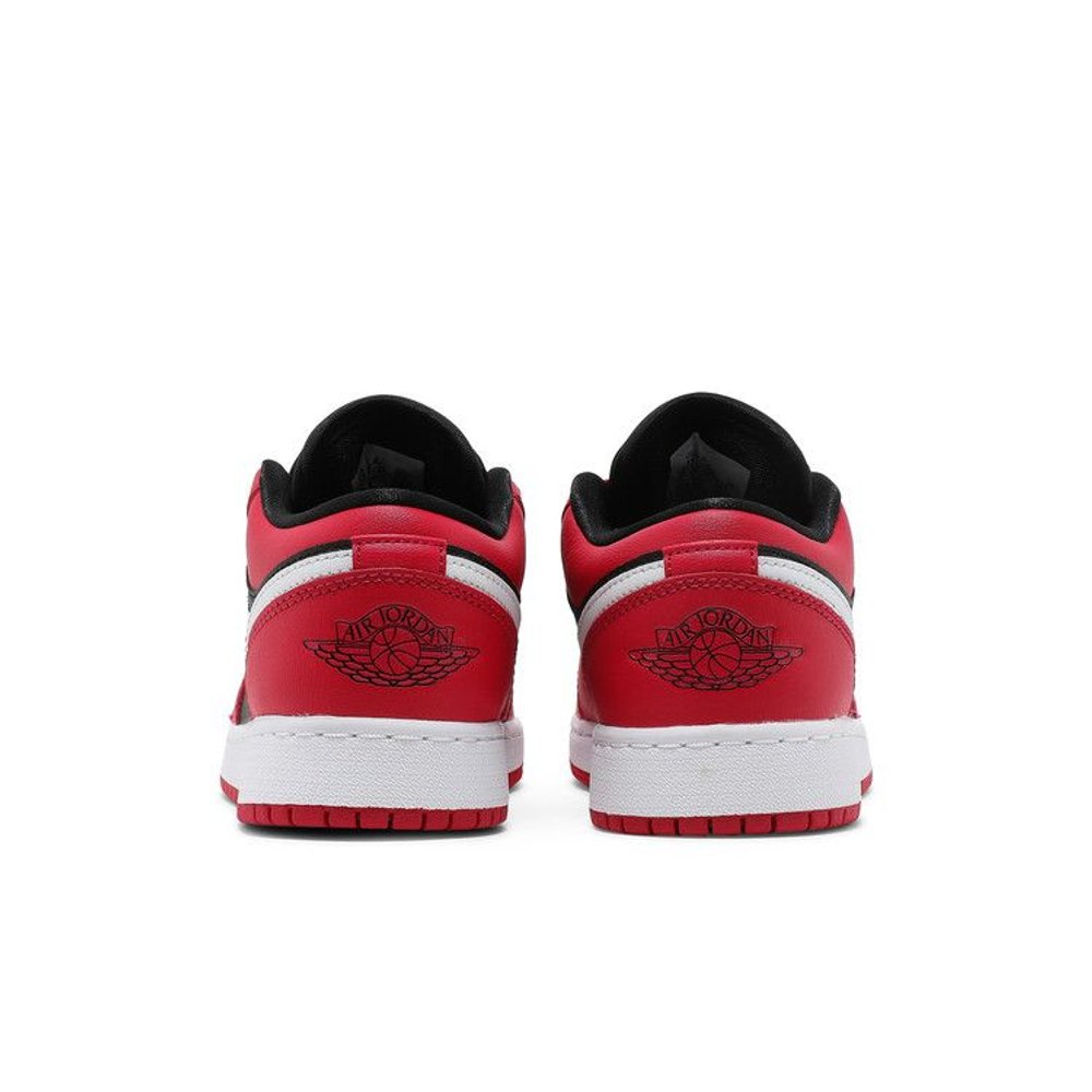 Jordan 1 Low Black Very Berry (GS) – podrážka | Purekickz
