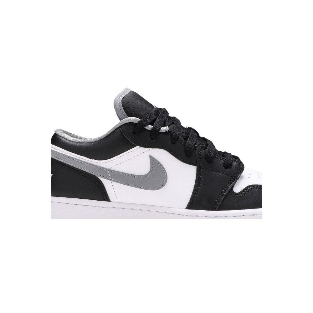 Jordan 1 Low Black White Grey (GS) – boční pohled | Purekickz