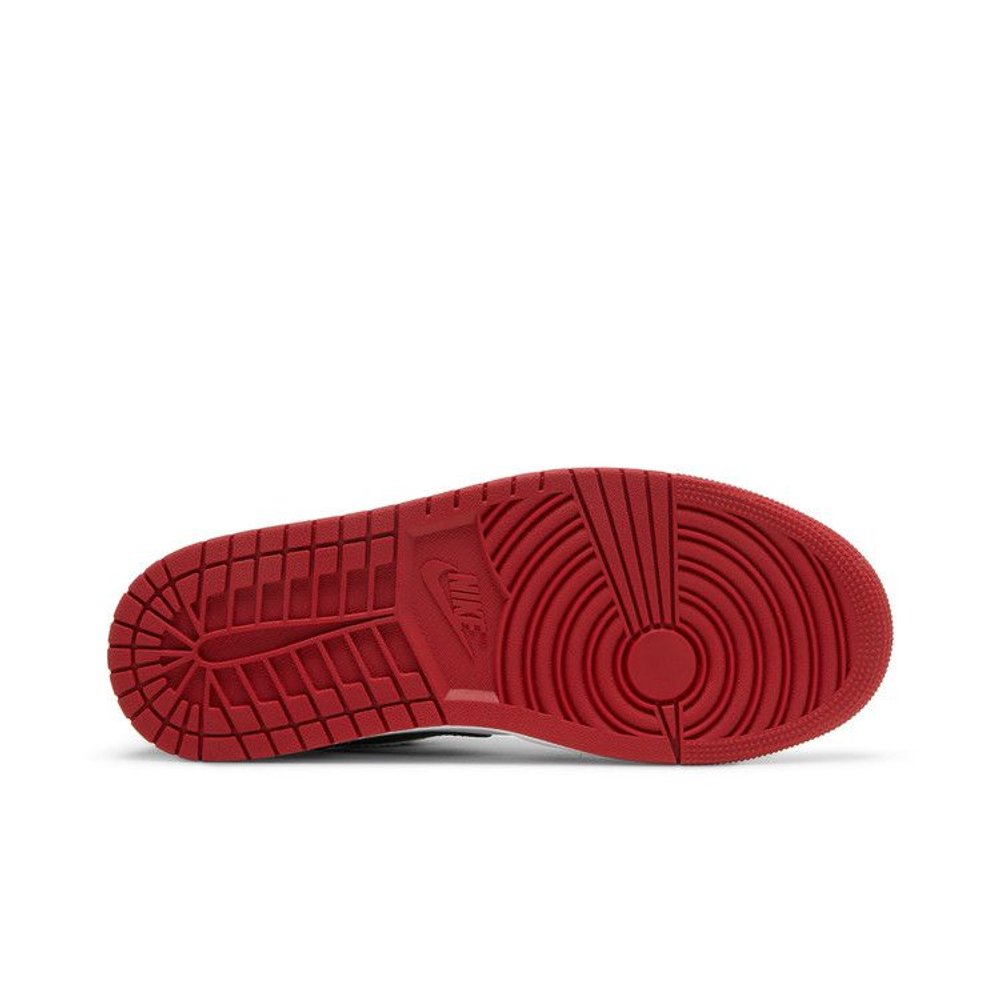 Jordan 1 Low Bred Toe – zadní pohled | Purekickz