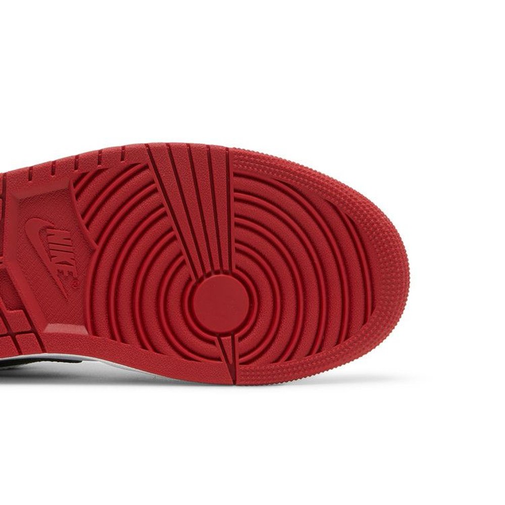 Jordan 1 Low Bred Toe – pohled shora | Purekickz