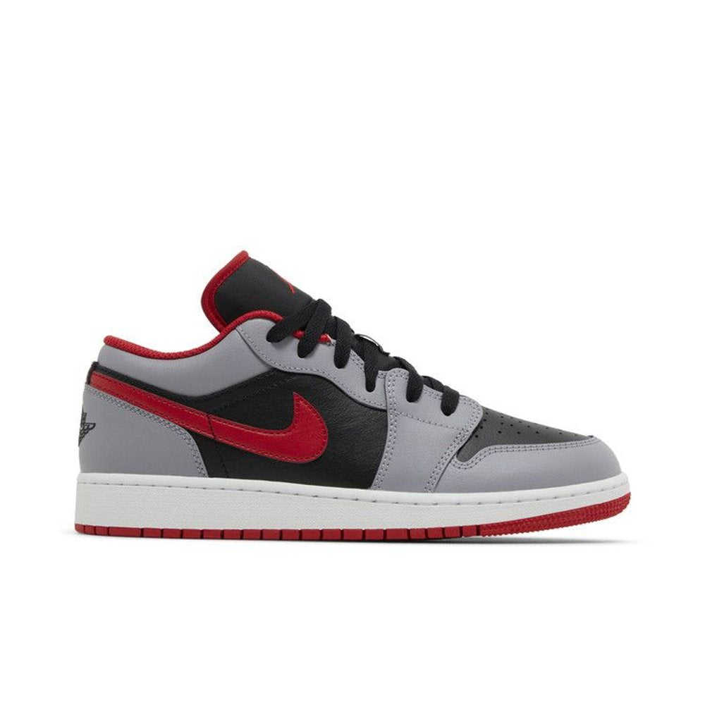 Jordan 1 Low Cement Fire Red (GS) – boční pohled | Purekickz