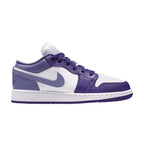 Jordan 1 Low Court Purple White Dusty Amethyst (GS) – boční pohled | Purekickz