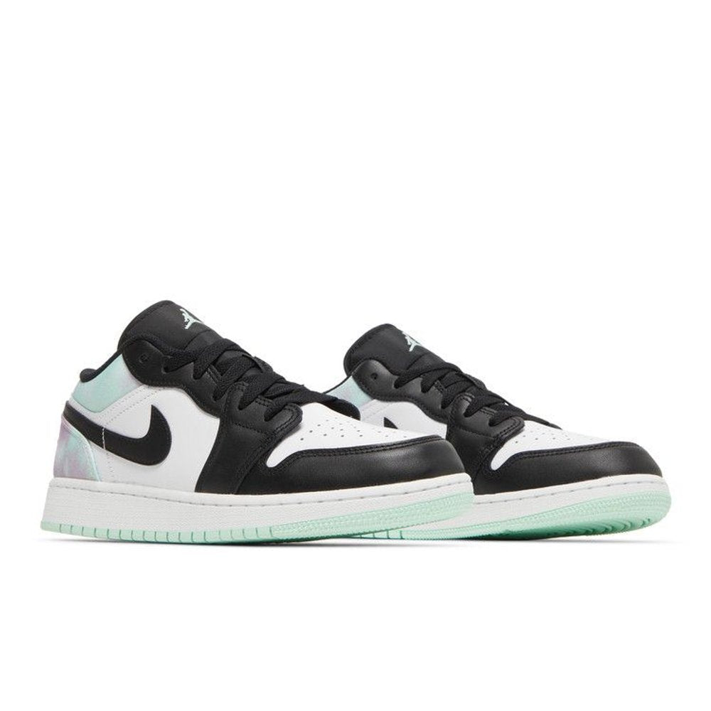 Jordan 1 Low Easter Pastel Tie-Dye (GS) – lifestyle foto | Purekickz