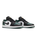 Jordan 1 Low Green Toe (GS) – lifestyle foto | Purekickz