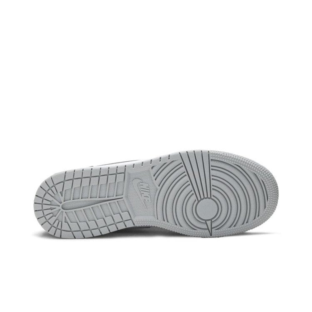 Jordan 1 Low Grey Toe (GS) – zadní pohled | Purekickz