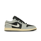 Jordan 1 Low Light Smoke Grey Off Noir – boční pohled | Purekickz
