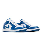 Jordan 1 Low Marina Blue – lifestyle foto | Purekickz