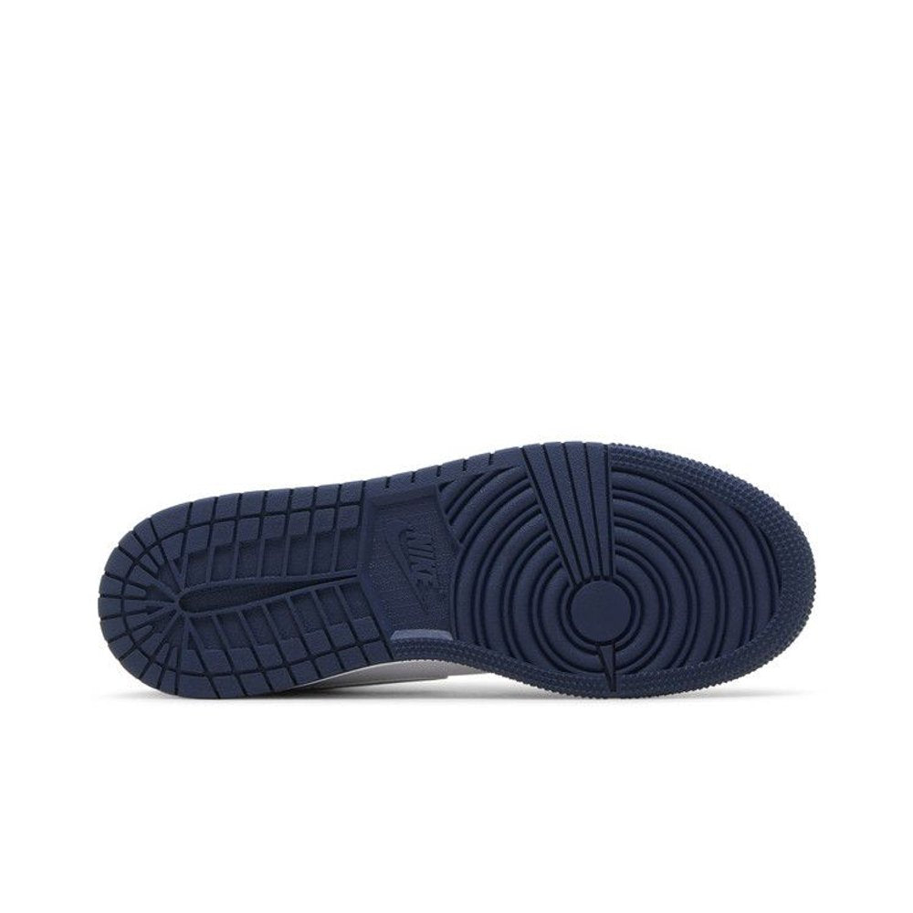 Jordan 1 Low Midnight Navy Wolf Grey (GS) – zadní pohled | Purekickz