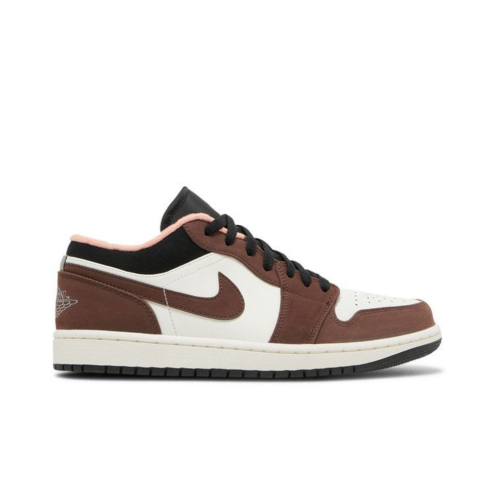 Jordan 1 Low Mocha – boční pohled | Purekickz