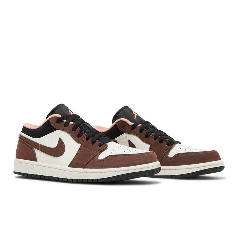 Jordan 1 Low Mocha – lifestyle foto | Purekickz