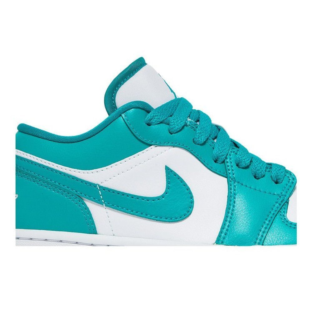 Jordan 1 Low New Emerald – detail | Purekickz