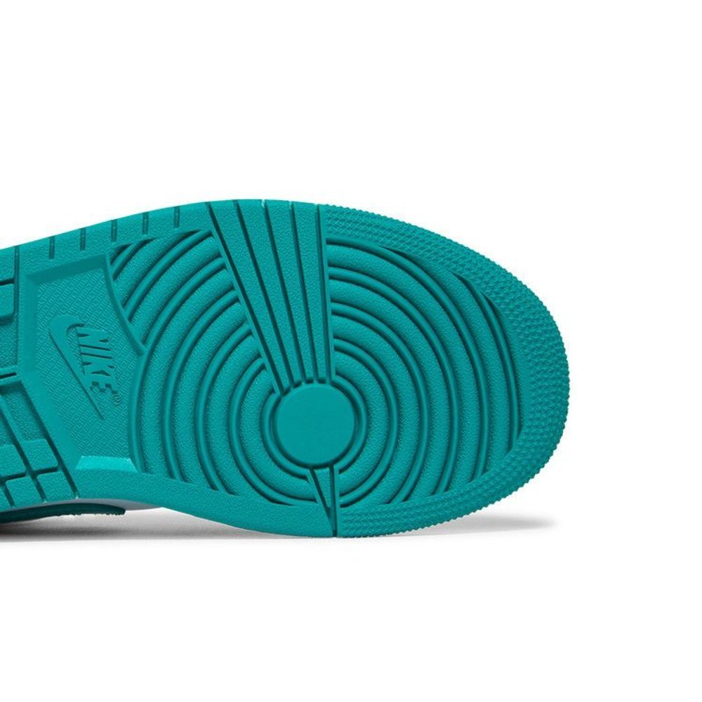 Jordan 1 Low New Emerald – pohled shora | Purekickz