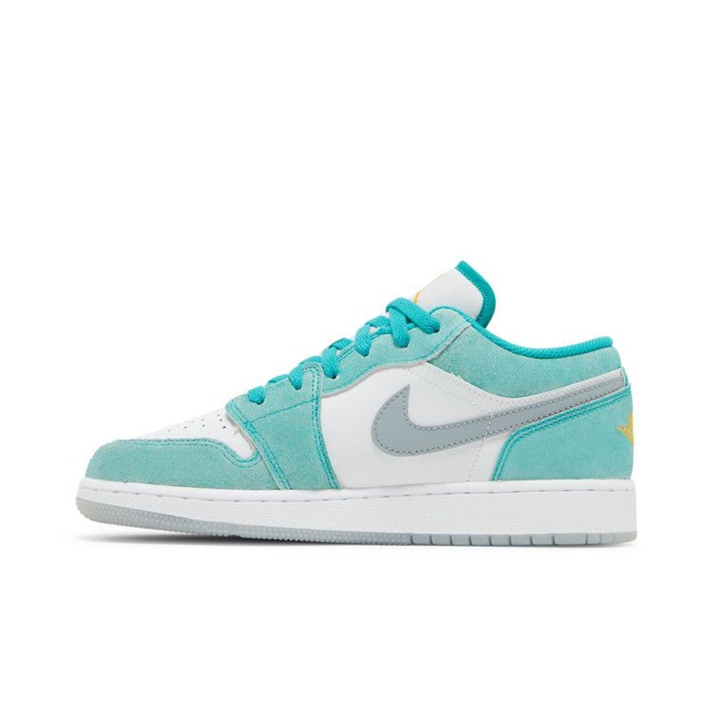 Jordan 1 Low New Emerald (GS) – hlavní pohled | Purekickz