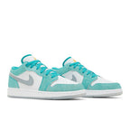 Jordan 1 Low New Emerald (GS) – lifestyle foto | Purekickz